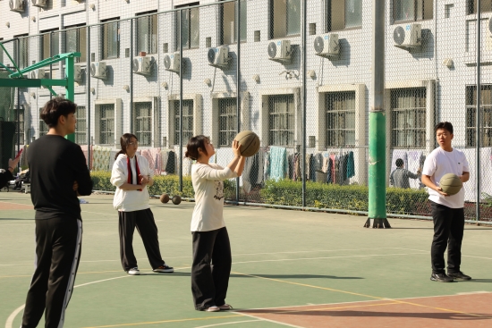 图3 投篮大赛现场.jpg