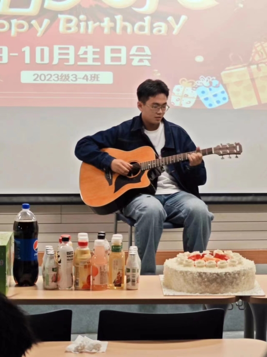 图二 节目表演.jpg