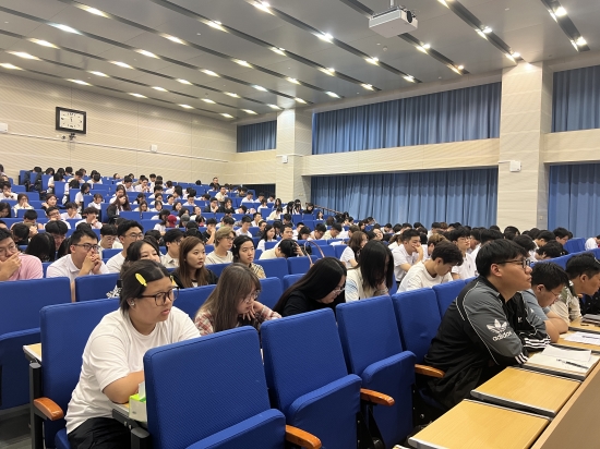 图13 新生入学教育.jpg